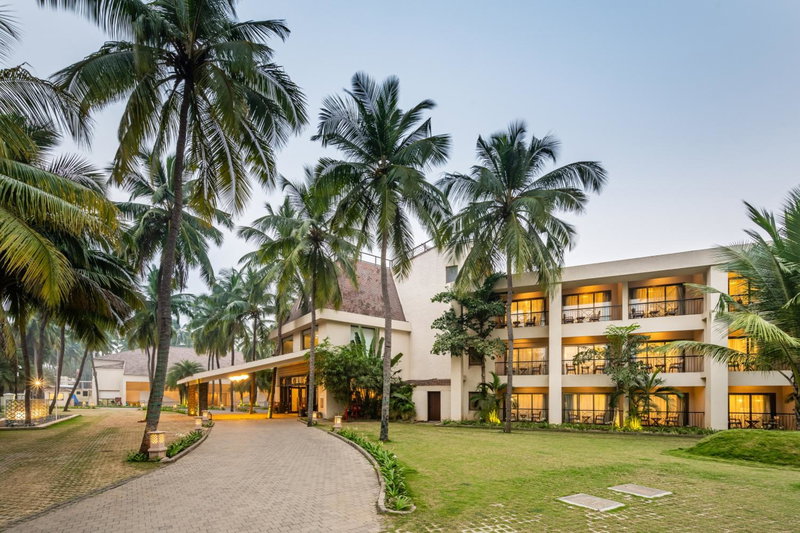 Silver Waves Resort & Spa - Daman, Daman, India