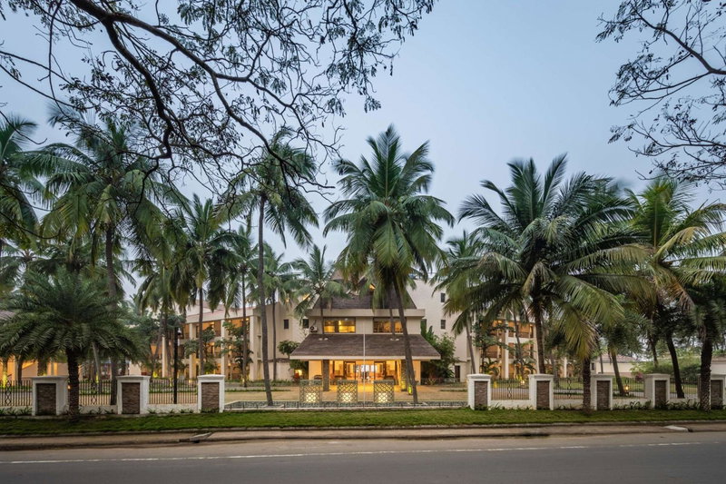Silver Waves Resort & Spa - Daman, Daman, India