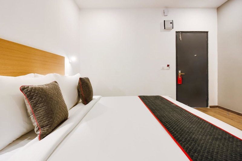 OYO Townhouse 164 Near ESI HOSPITAL, Ameerpet, India