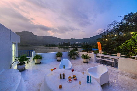 SaffronStays Kairos Athena, Karjat - Greek style pool villa near Camp Max, Karjat, India