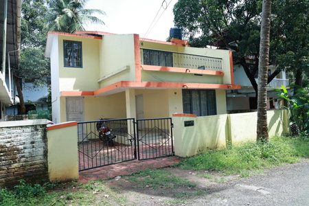 Toms Villa along National highway Thrissur at Nadathara, Trichūr, India