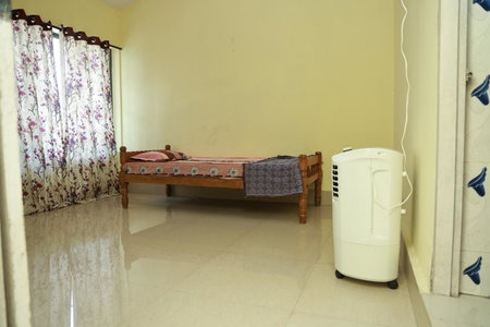 Toms Villa along National highway Thrissur at Nadathara, Trichūr, India