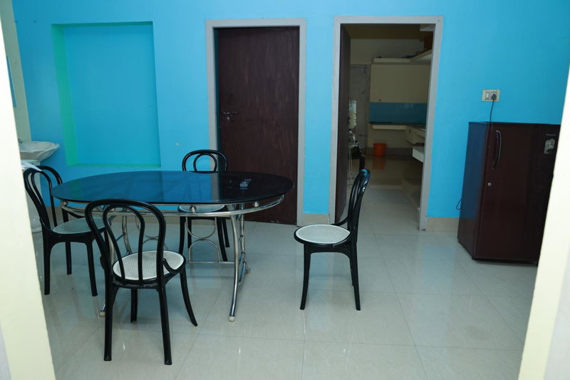 Toms Villa along National highway Thrissur at Nadathara, Trichūr, India