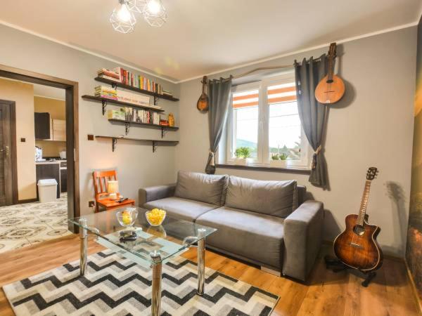 Apartament Folkowy Wujek pod Gromadzyniem, Ustrzyki Dolne, Poland
