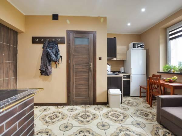 Apartament Folkowy Wujek pod Gromadzyniem, Ustrzyki Dolne, Poland