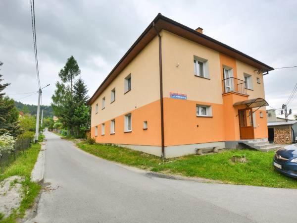 Apartament Folkowy Wujek pod Gromadzyniem, Ustrzyki Dolne, Poland