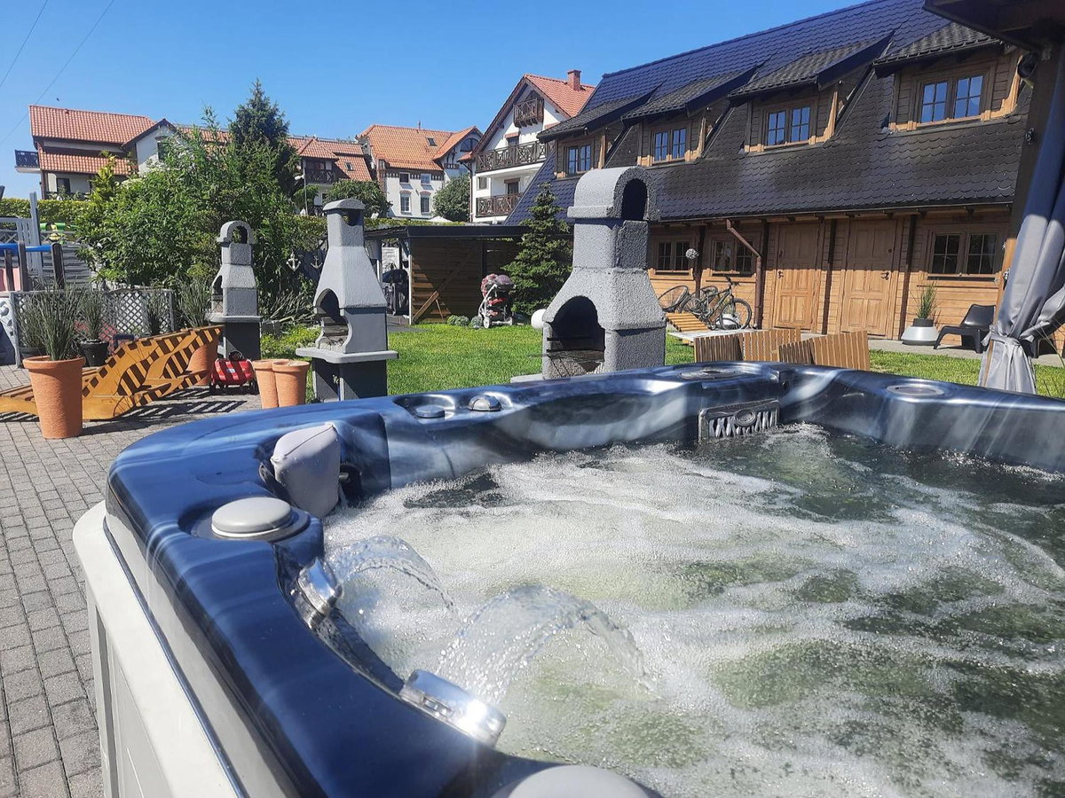 Hotel · Domki Drewniane Całoroczne, Krynica Morska