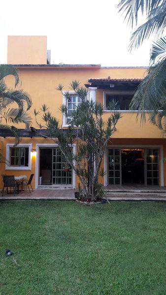 La Maison BLEUE, Cancún, Mexico