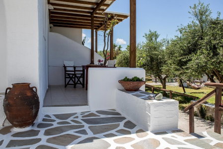 Marili Apartments Studios, Parasporos, Greece