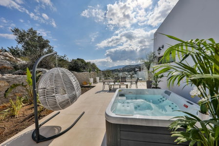 Beach Walk Luxury Suites, Agios Nikolaos, Greece