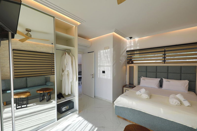 Beach Walk Luxury Suites, Agios Nikolaos, Greece