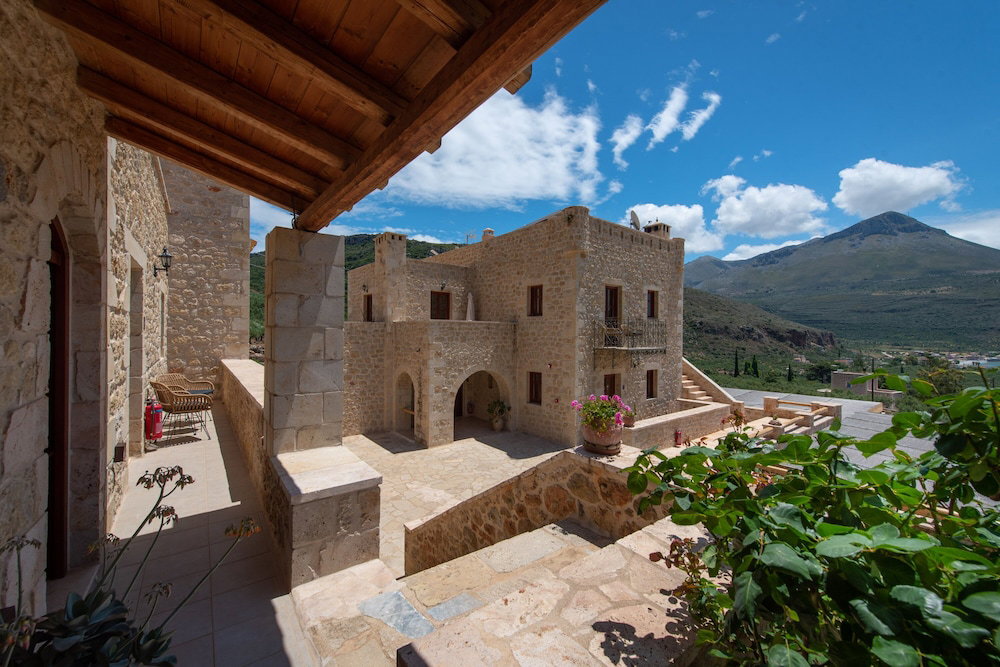 Brazzo di Maina, Greece