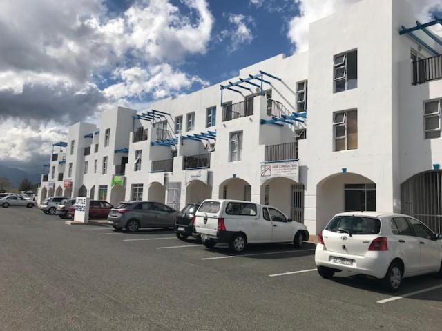Modern secure apartment in Strand - Little Greece, Strand, South Africa