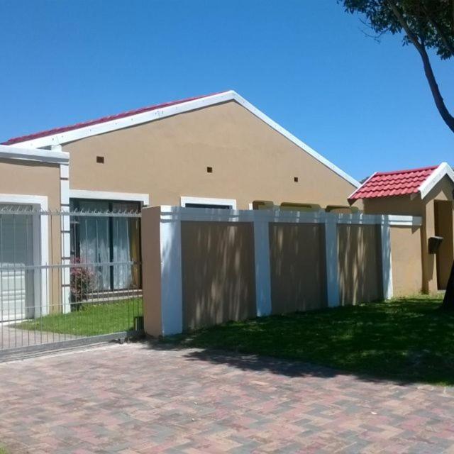 Zufike Self Catering, Port Elizabeth, South Africa