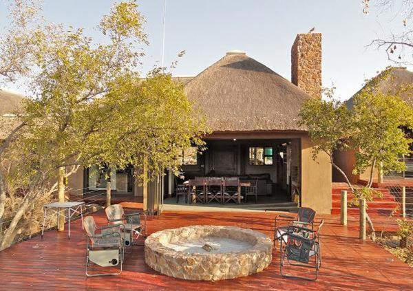 Hotel · Feeskraal Lodge, Moheme