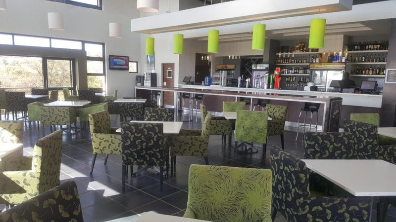 Modern apartment in a secure golf estate.WIFI, Roodepoort, South Africa