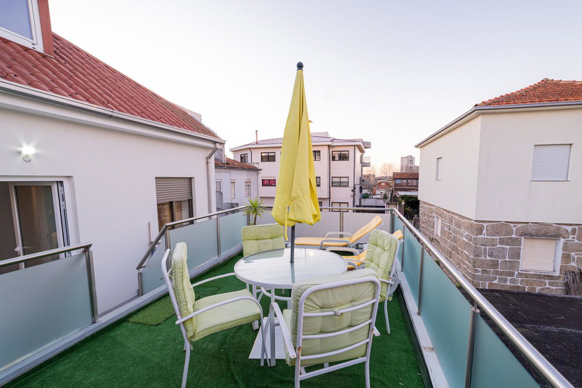 Anitahouse, Portugal