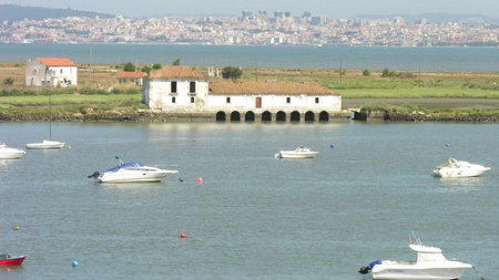 Legendary Bay - Suíte Temática, Seixal, Portugal
