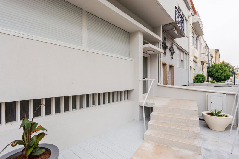 AMAZING DUPLEX - Mid Century Experience & PARKING, Porto, Portugal
