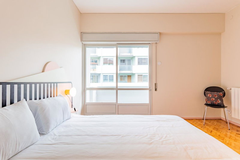 AMAZING DUPLEX - Mid Century Experience & PARKING, Porto, Portugal