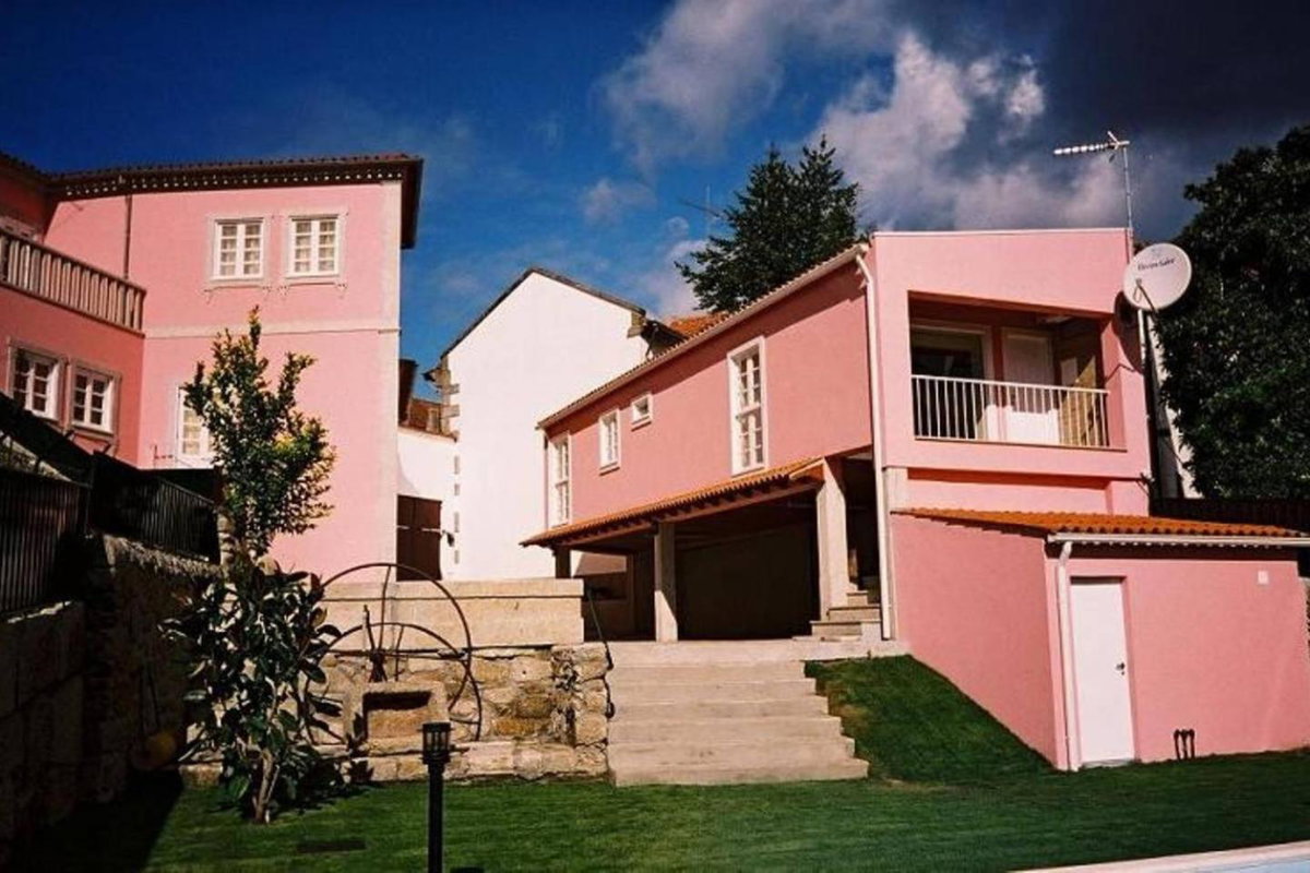 Casa dos Confrades, Portugal