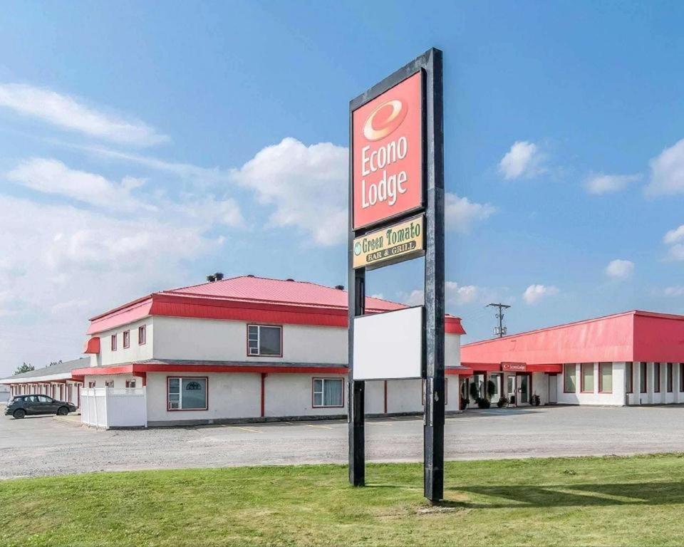 Econo Lodge, Canada