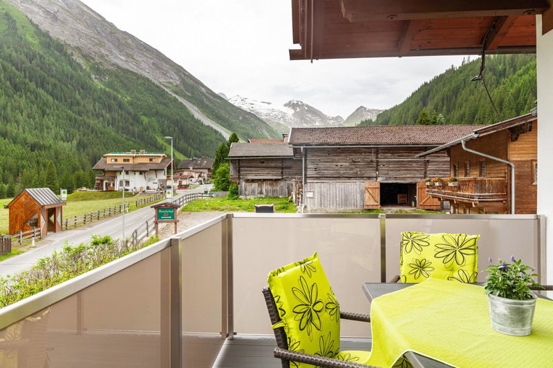 Haus Alpenheim Apartment 3, Tux, Austria
