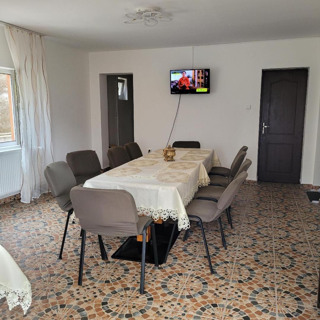 Casa UILA, Romania