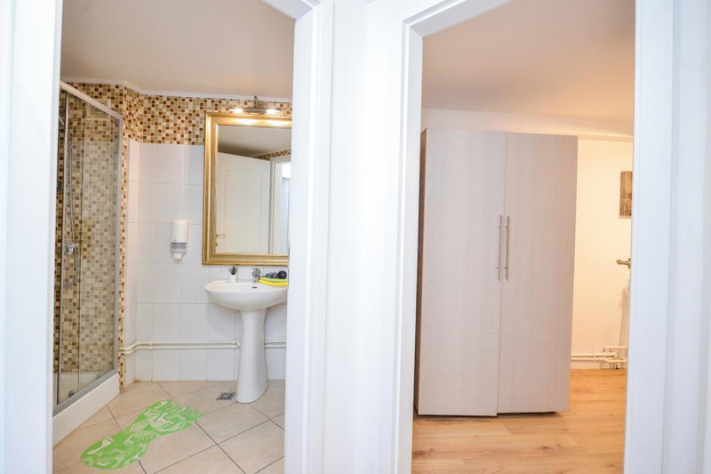Bucharest City Center Villa - Shabbat Friendly, Bucharest, Romania