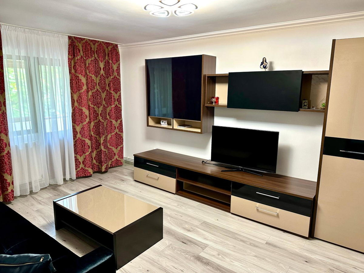 Hotel · Royal Apartment, Buzău