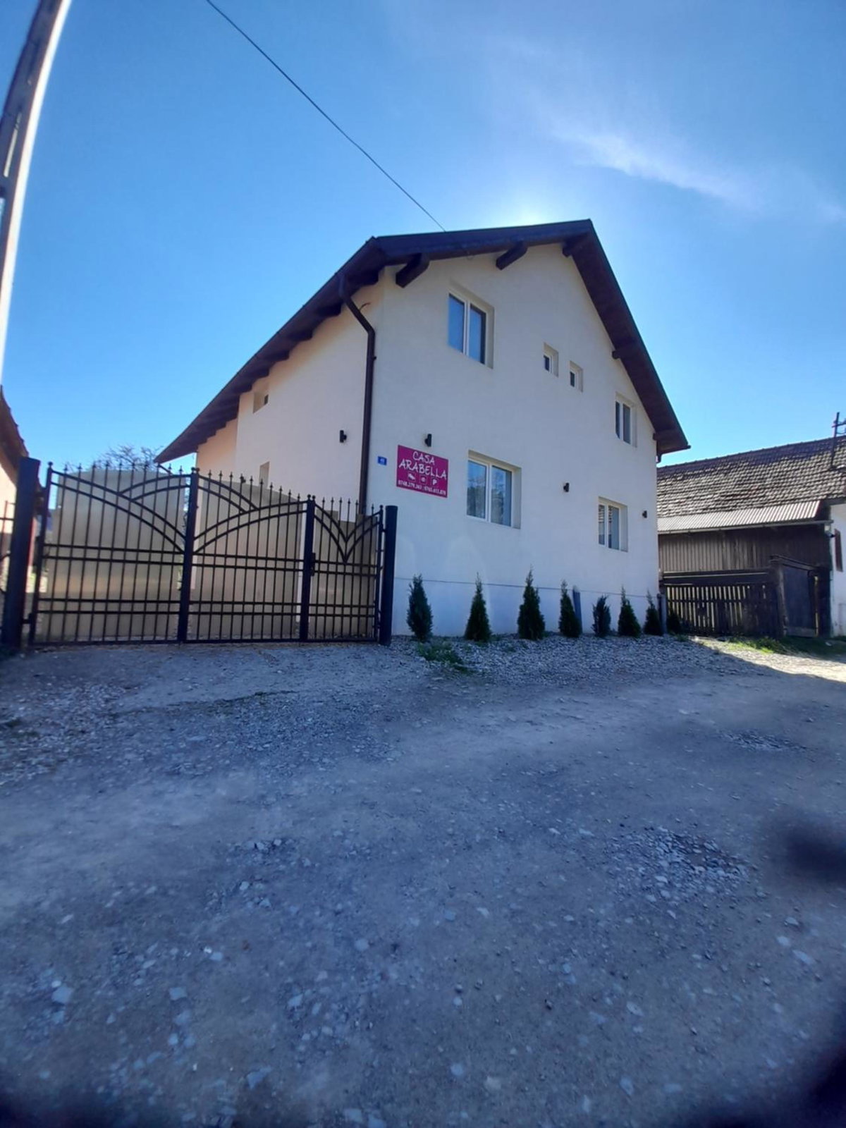 Casa Arabela, Romania
