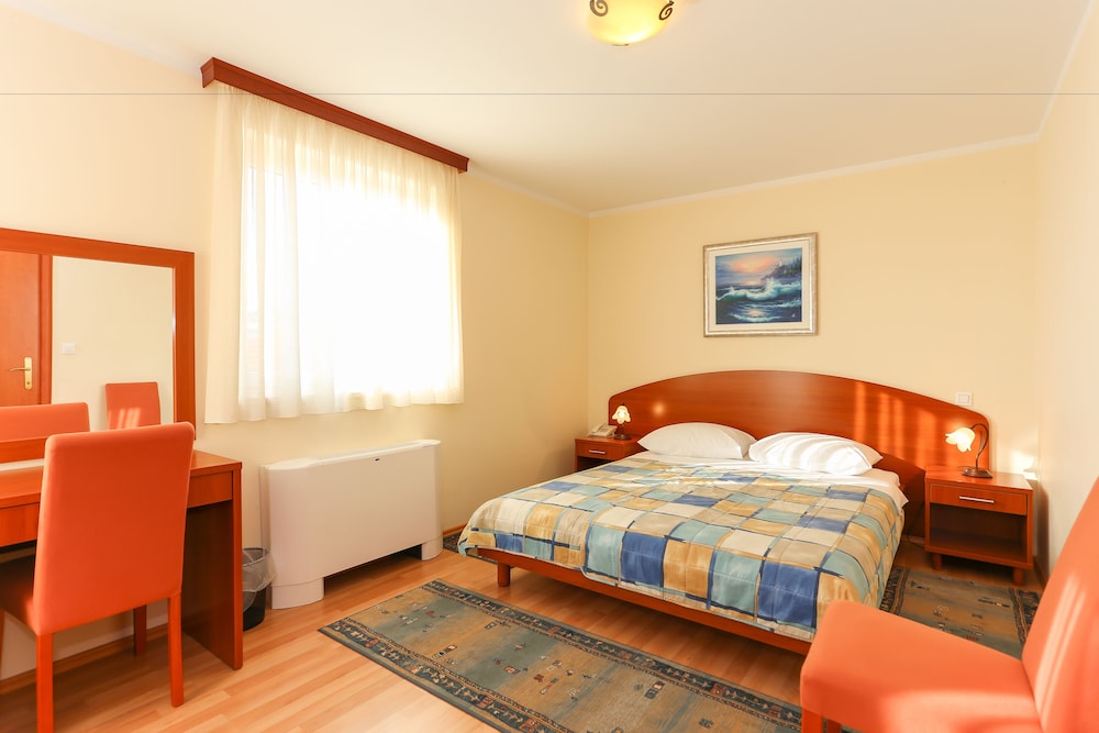 Hotel · Aparthotel Astoria, Seget