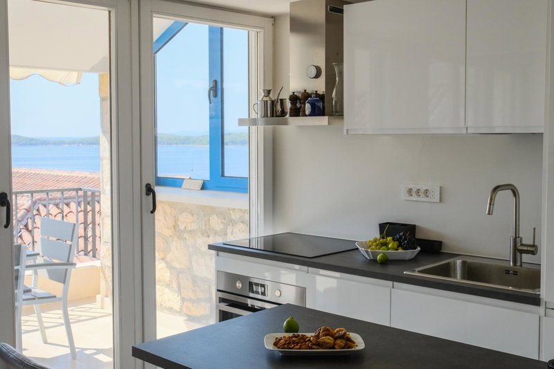 Penthouse in old Dalmatian house - Flybridge, Hvar, Croatia