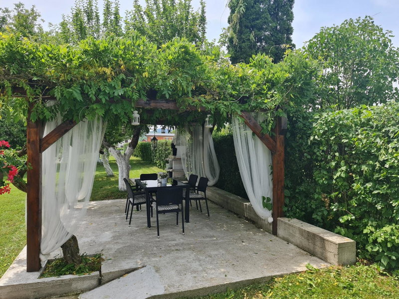 House Wisteria, Rakovica, Croatia