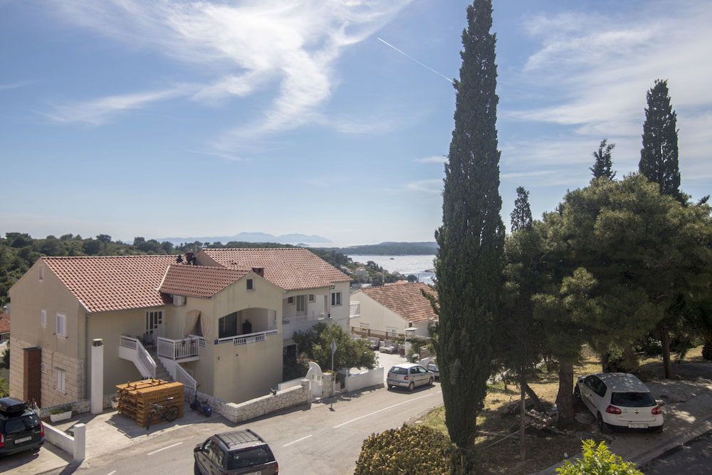 Apartments and Rooms Nikol, Croatia