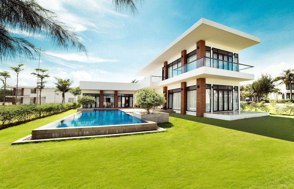 Hotel · Saint Simeon Resort & Spa, Long Dien