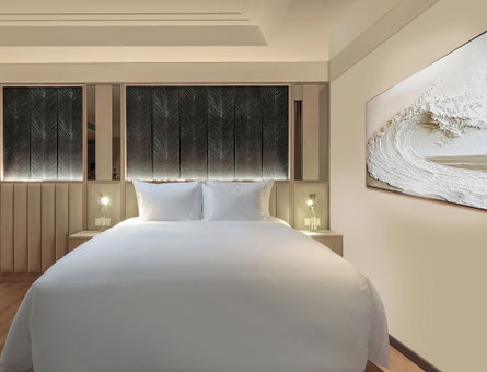 La Siesta Premium Lakeside, Hanoi, Vietnam