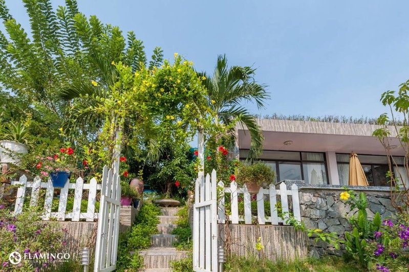 BOM HOMES - FLAMIGO ĐẠI LẢI resort- Full Service, Ngọc Quang, Vietnam
