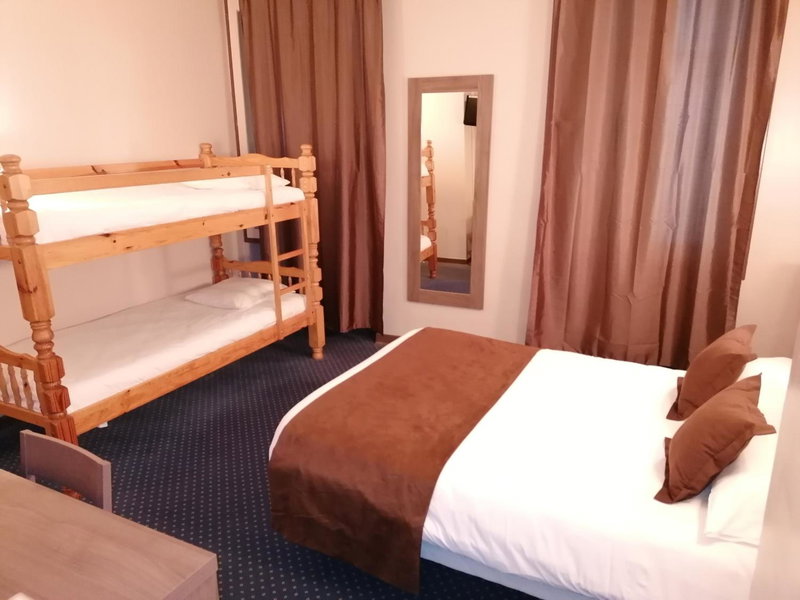 Logis Hôtel Saint Jacques, Valence, France