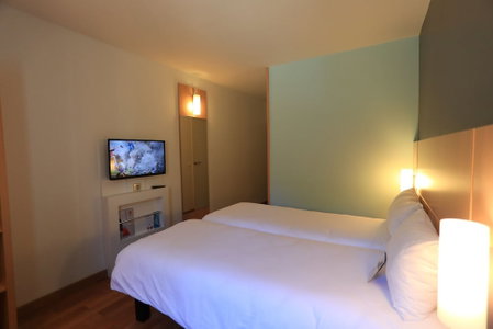 ibis Aurillac, Aurillac, France