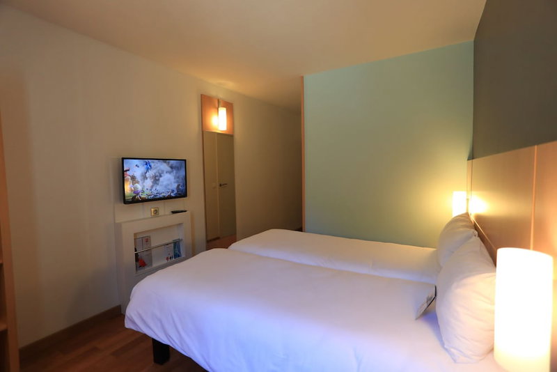 ibis Aurillac, Aurillac, France