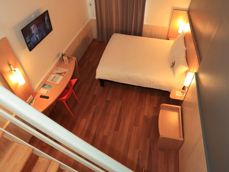 ibis Aurillac, Aurillac, France