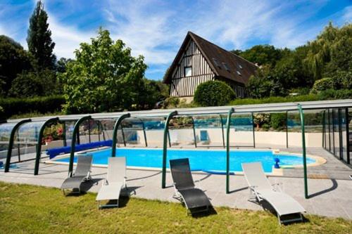 Hotel · Le Vieux Pressoir, Pont-lʼÉvêque
