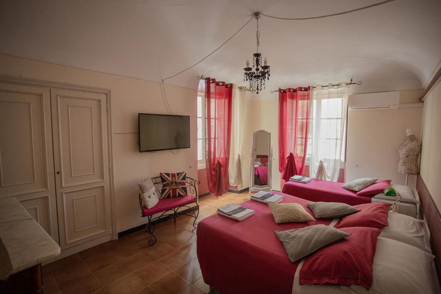 Antico Pozzo Bed and Breakfast, Finale Ligure, Italy