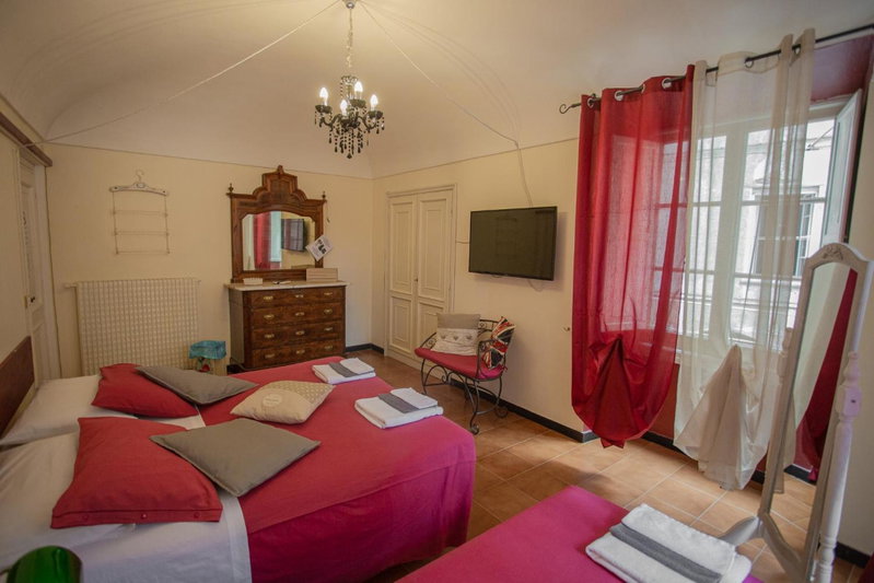 Antico Pozzo Bed and Breakfast, Finale Ligure, Italy