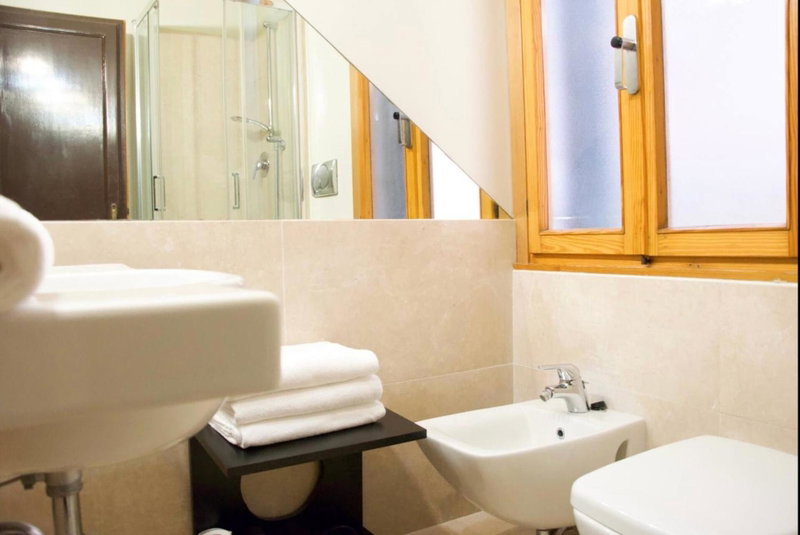 Anzolo Palace - Rooms & Apartments, Venice, Italy