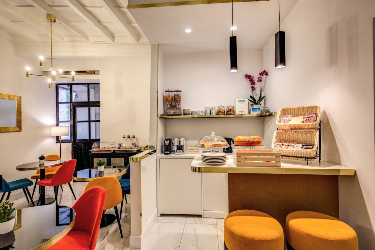 Hotel · Little Queen Pantheon, Rome