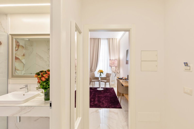 Cavour Suites Guest House, Rome, Italy