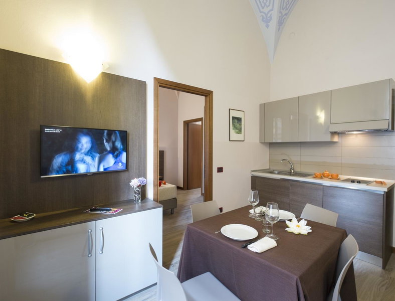 Residence Caffé Savona, Alba, Italy