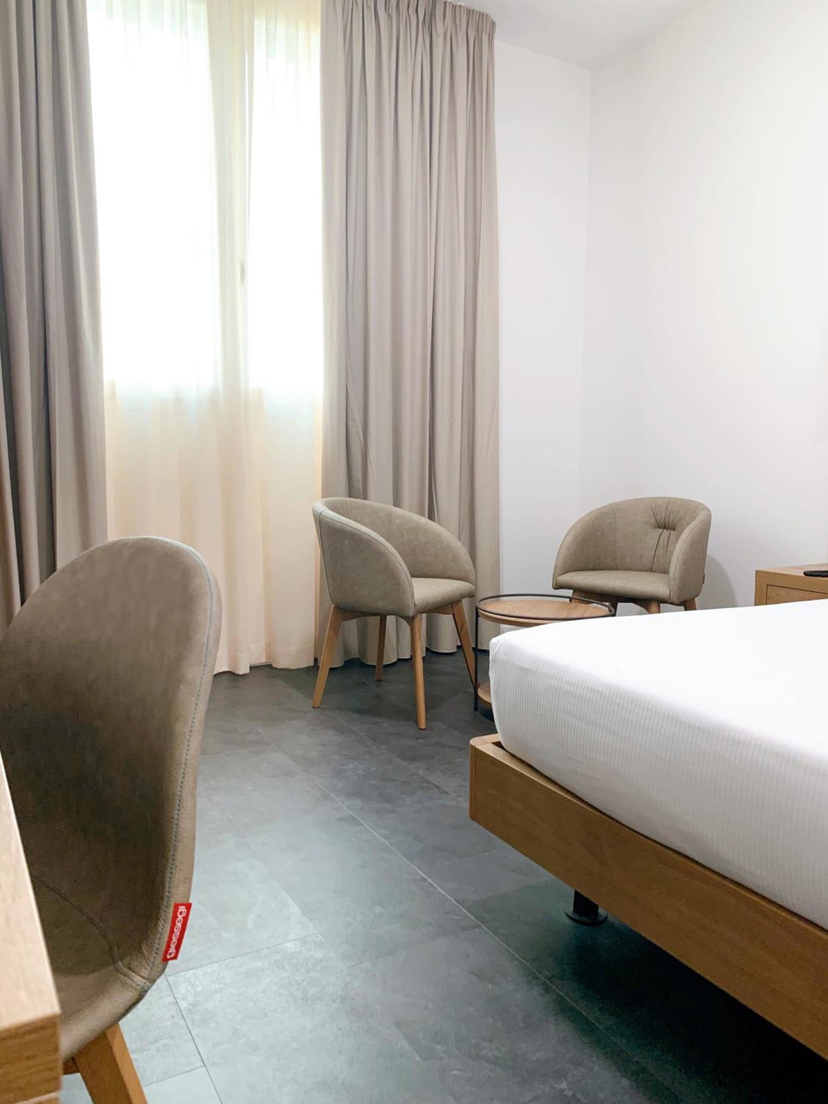 V Hotel, Italy